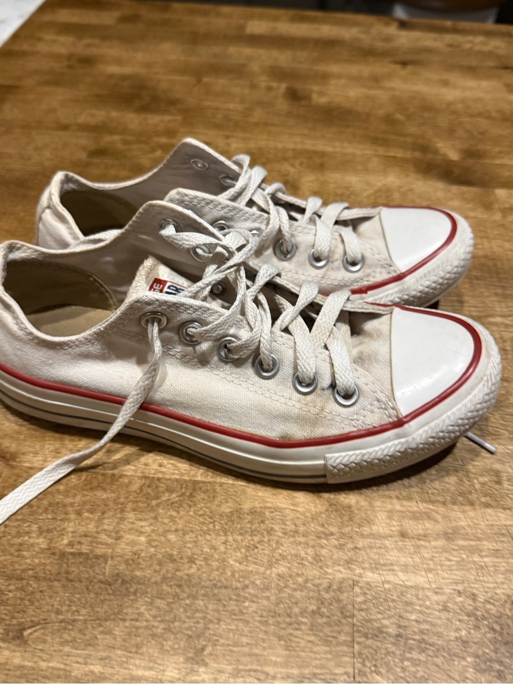 Converse' Low Top Canvas Sneakers size 7